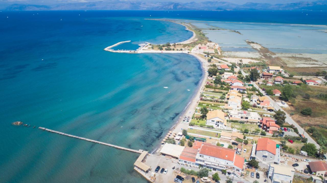 Petrakis Beach Lefkimmi  Luaran gambar