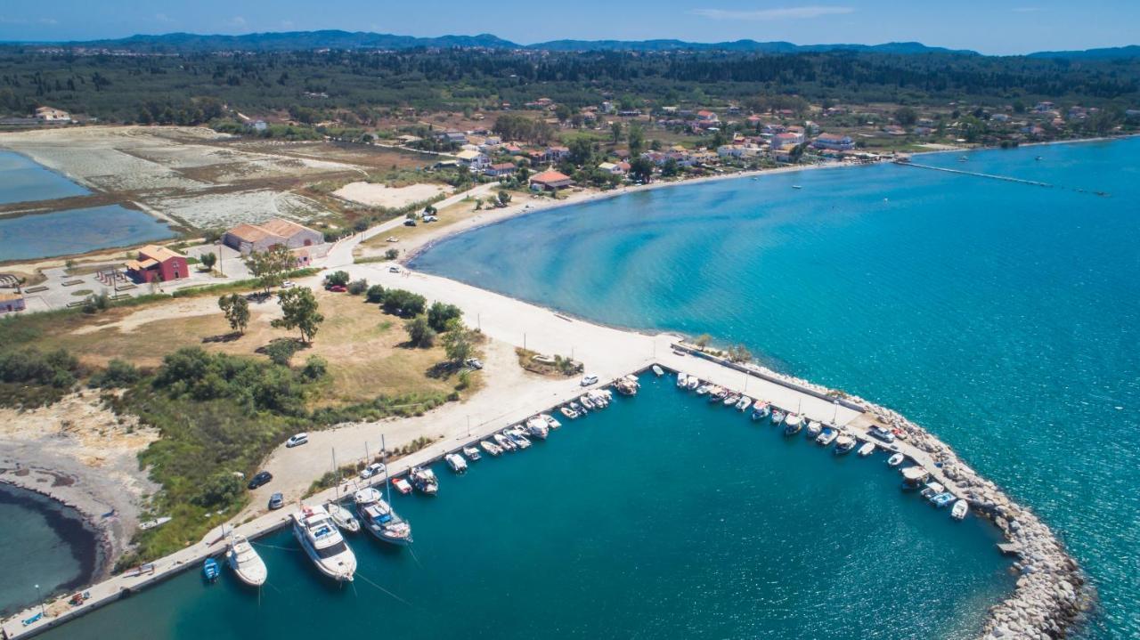 Petrakis Beach Lefkimmi  Luaran gambar