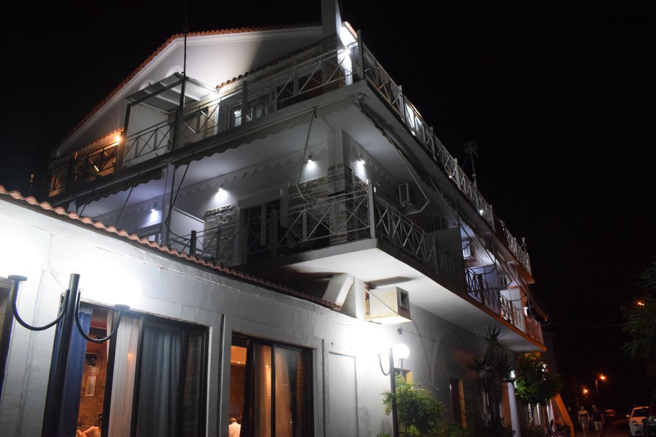 Petrakis Beach Lefkimmi  Luaran gambar