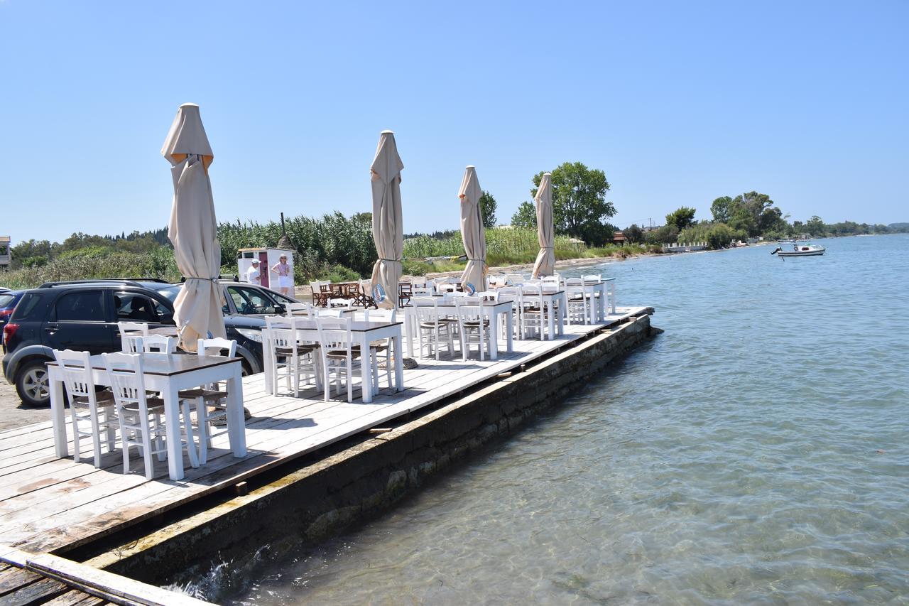 Petrakis Beach Lefkimmi  Luaran gambar